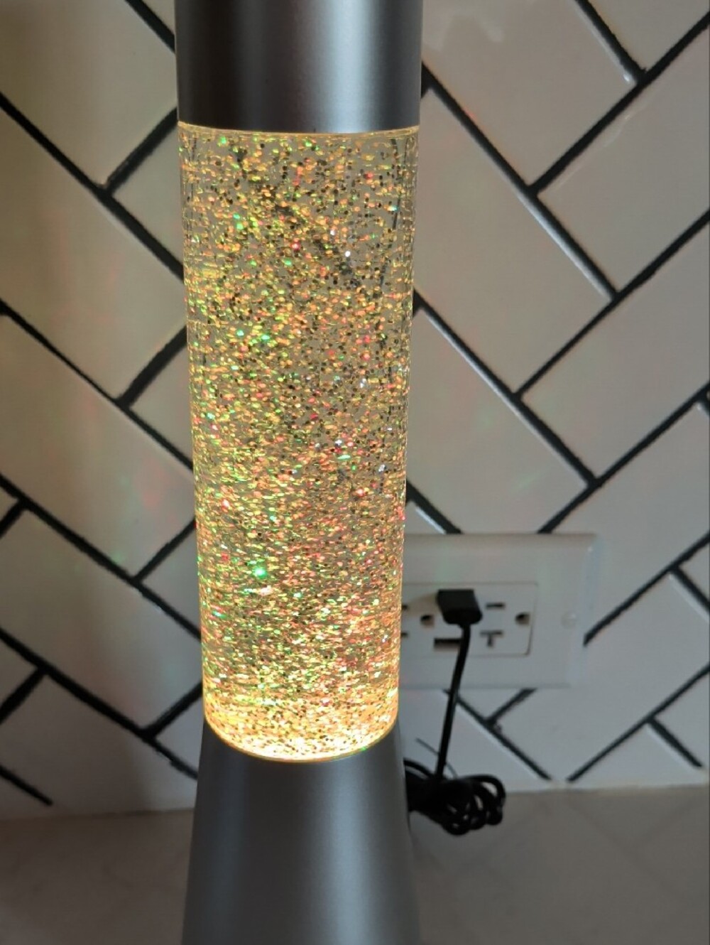 Glitter LED Lava Lamp - Changes Colors - Picture 3 of 9